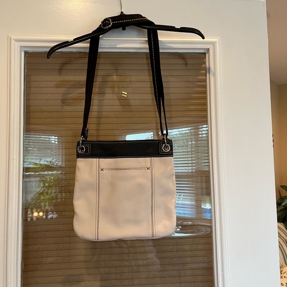 The Sak Leather Shoulder Bag - Picture 3 of 7